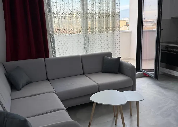 Sol Aparments Don Bosco 地拉那