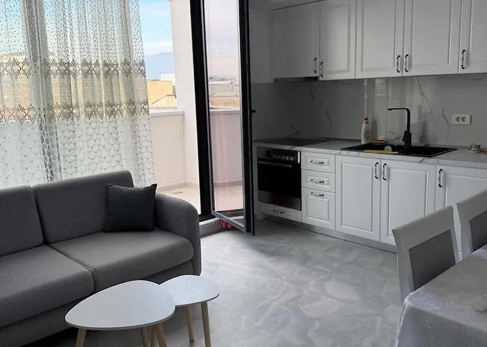 Sol Aparments Don Bosco 地拉那